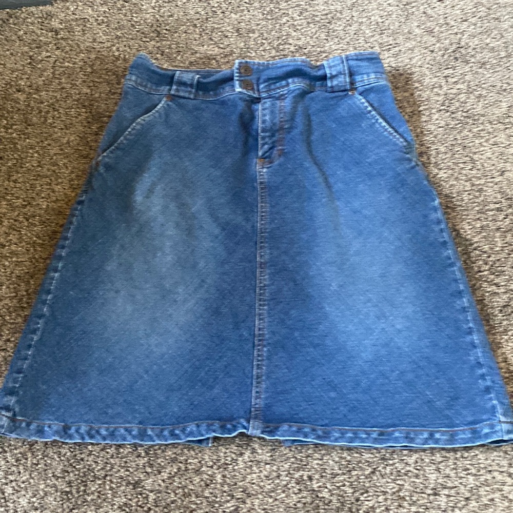High Sierra cute knee length jean skirt